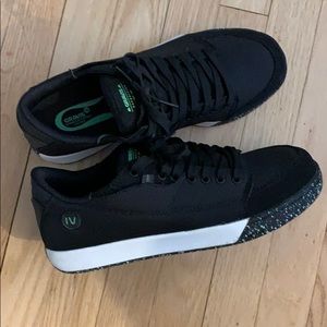 Men’s GRAVIS Expedition shoe Sz 9.5